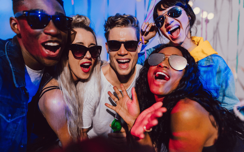 jovenes-en-fiesta-de-gold-coast-australia